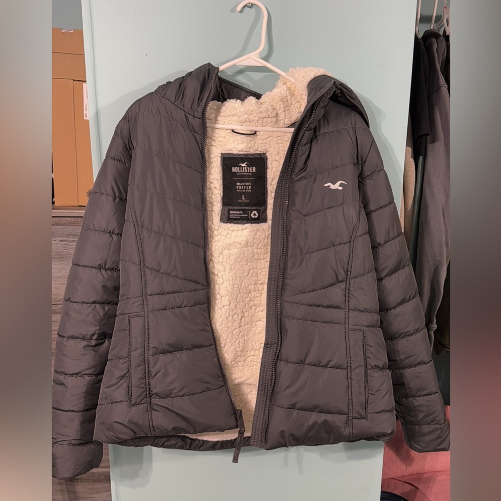 Hollister puffer jacket
